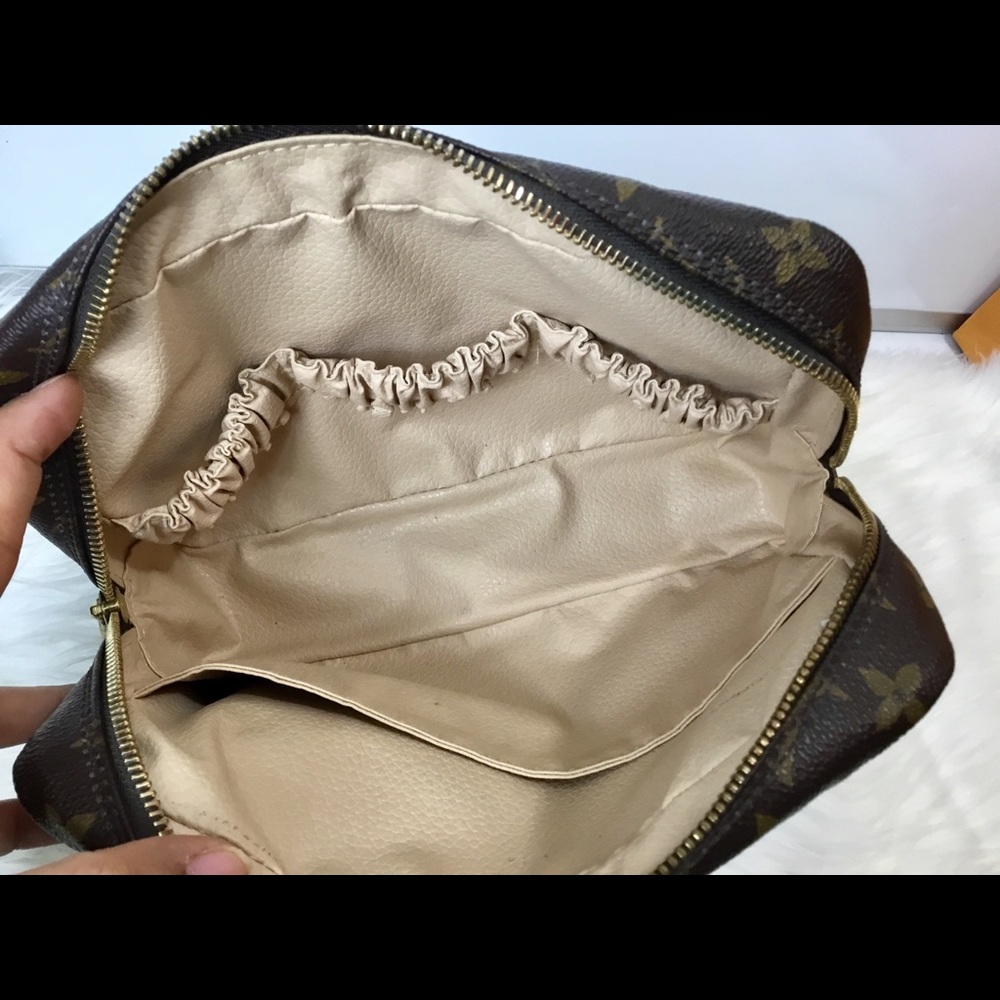 SOLD—100% Louis Vuitton 1989 Trousse Toilette 23 - Picture 2 of 8